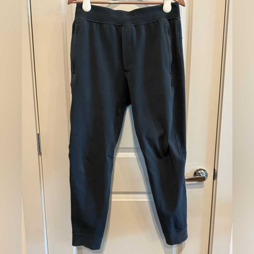 SOLD! Lululemon Sojourn Warpstreme Jogger